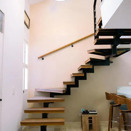 Apartment Beautiful 2 Bedroom Duplex In The Heart Of *